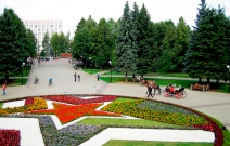 Ландшафтный дизайн места отдыха, возле "Вечного огня" (2011).